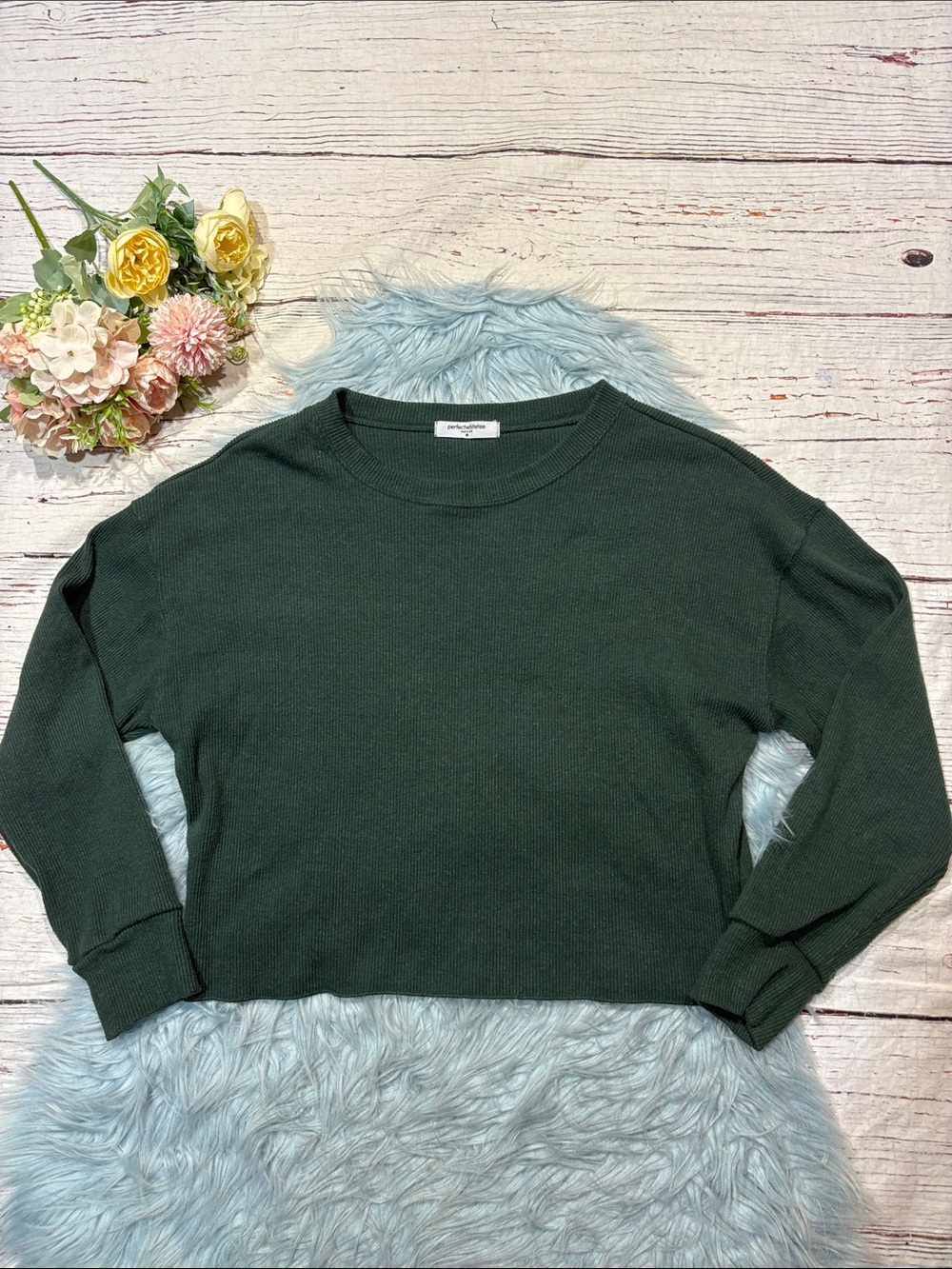 PerfectWhiteTee Isla Forest Green Crewneck Ribbed Long Sleeve Cropped Top